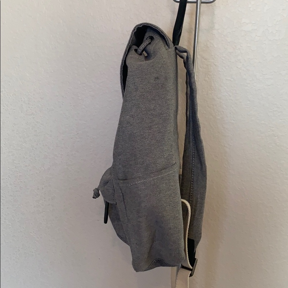 Gray Drawstring Backpack With Padded Laptop Sleeve - image 5